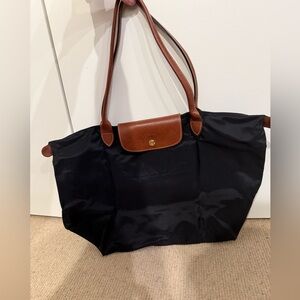 Longchamp Medium Le Pliage Nylon Shoulder Tote